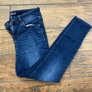 Universal thread mid rise skinny jeans size 2